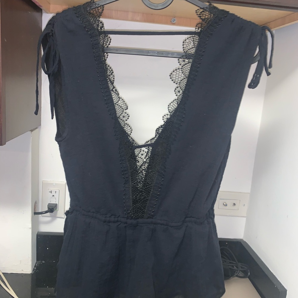 BCBGMAXAZRIA Top